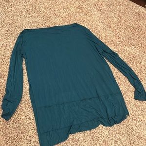 Long sleeve We the Free in the prettiest blue/green